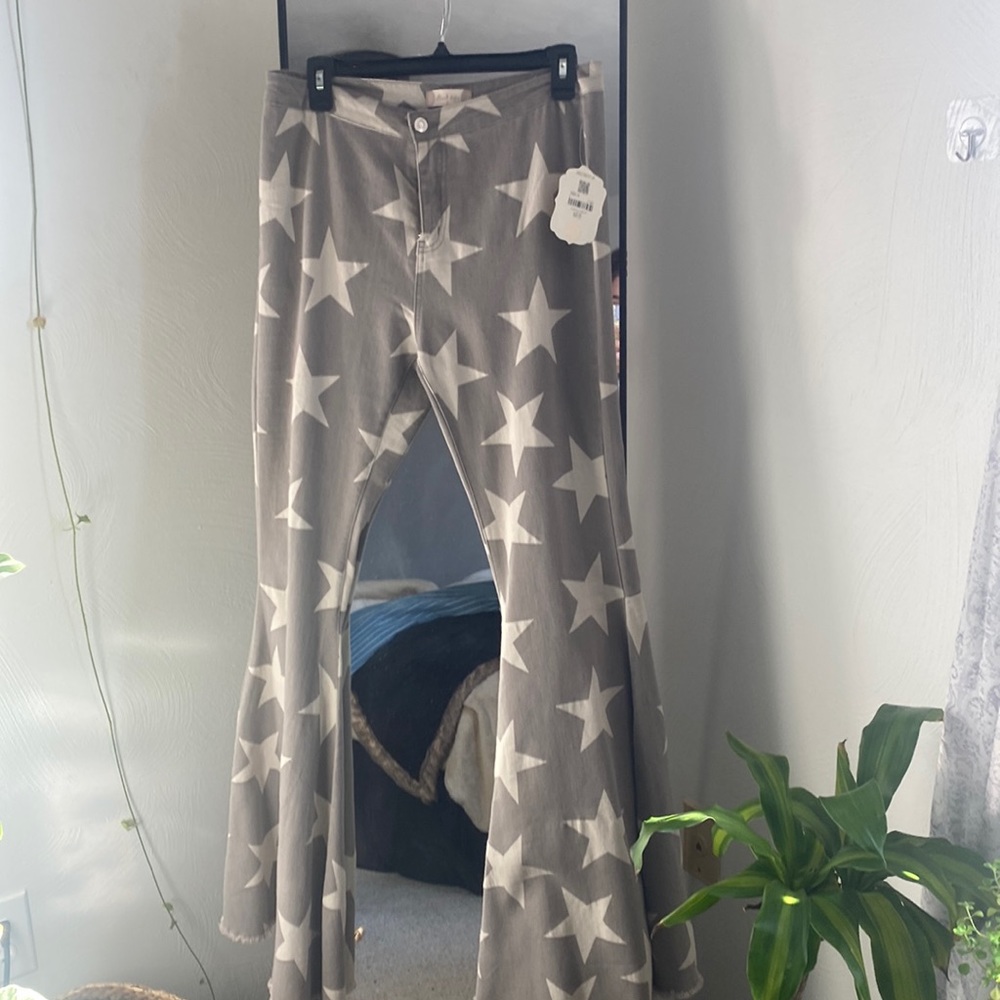Stars light grey flares !
